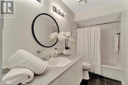 144 Cove Crescent, Stoney Creek, ON - Indoor Photo Showing Bathroom