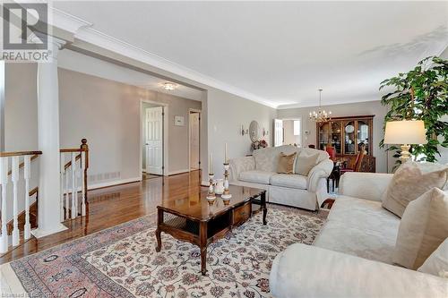 144 Cove Crescent, Stoney Creek, ON - Indoor Photo Showing Living Room