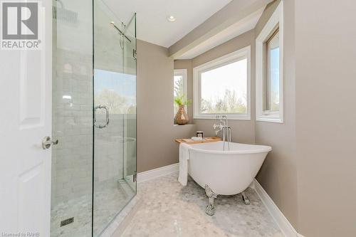 5776 Wellington Rd 26, Rockwood, ON - Indoor Photo Showing Bathroom