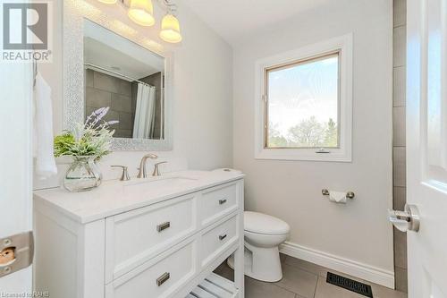 5776 Wellington Rd 26, Rockwood, ON - Indoor Photo Showing Bathroom