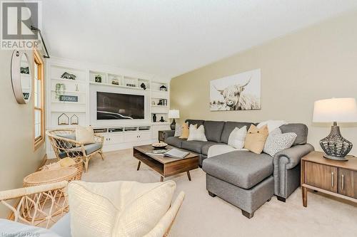 5776 Wellington Rd 26, Rockwood, ON - Indoor Photo Showing Living Room