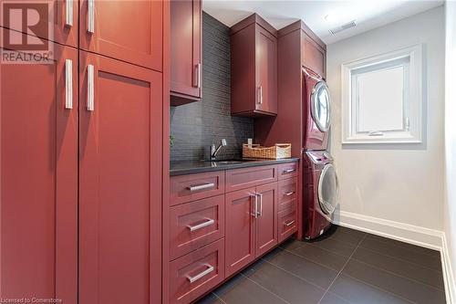 49 Kenmir Avenue, Niagara-On-The-Lake, ON - Indoor Photo Showing Laundry Room