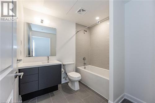 3200 William Coltson Avenue Unit# 326, Oakville, ON - Indoor Photo Showing Bathroom