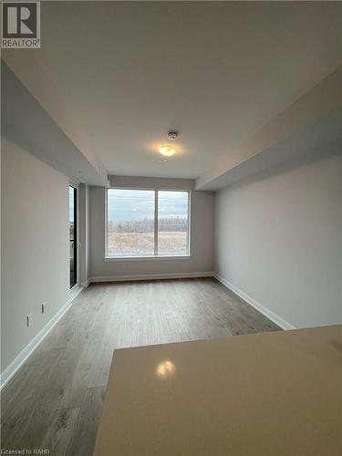 3200 William Coltson Avenue Unit# 326, Oakville, ON - Indoor Photo Showing Other Room