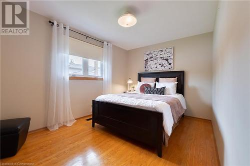 67 Edgewood Avenue, Hamilton, ON - Indoor Photo Showing Bedroom