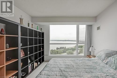 415 Locust Street Unit# 1001, Burlington, ON - Indoor Photo Showing Bedroom