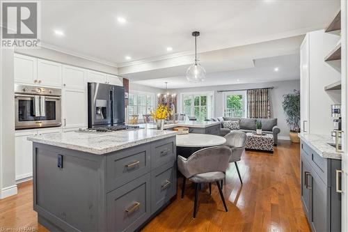 501 Upper Paradise Road, Hamilton, ON - Indoor Photo Showing Kitchen With Upgraded Kitchen