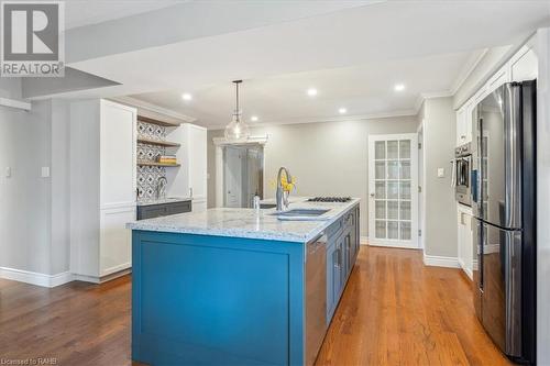 501 Upper Paradise Road, Hamilton, ON - Indoor Photo Showing Kitchen