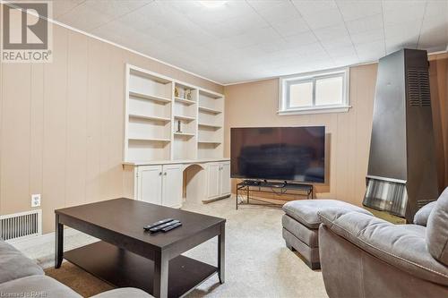 501 Upper Paradise Road, Hamilton, ON - Indoor Photo Showing Living Room