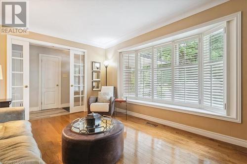 501 Upper Paradise Road, Hamilton, ON - Indoor Photo Showing Living Room