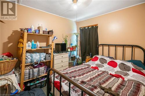 389 Navy Street, Welland, ON - Indoor Photo Showing Bedroom