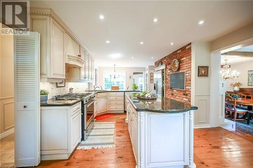 194 Wilson Street E, Ancaster, ON - Indoor Photo Showing Kitchen With Upgraded Kitchen