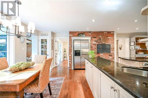 194 Wilson Street E, Ancaster, ON - Indoor Photo Showing Kitchen With Upgraded Kitchen