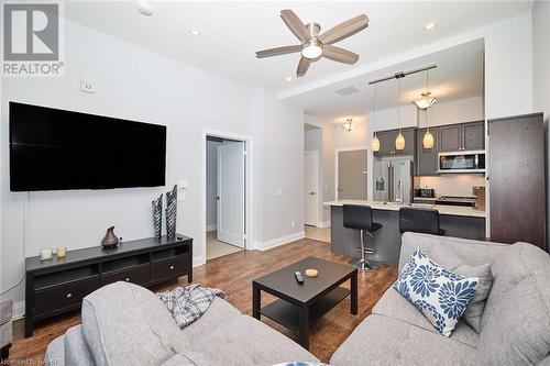 16 Concord Place Unit# 601, Grimsby, ON - Indoor Photo Showing Living Room