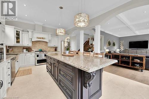 183 Diiorio Circle, Ancaster, ON - Indoor Photo Showing Kitchen With Upgraded Kitchen