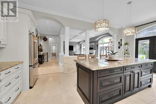 183 Diiorio Circle, Ancaster, ON - Indoor Photo Showing Kitchen With Upgraded Kitchen