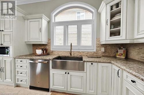 183 Diiorio Circle, Ancaster, ON - Indoor Photo Showing Kitchen With Upgraded Kitchen