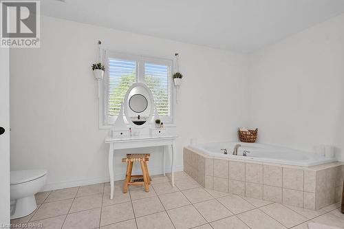 183 Diiorio Circle, Ancaster, ON - Indoor Photo Showing Bathroom