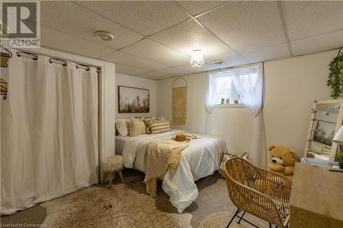 11635 Burnaby Road, Wainfleet, ON - Indoor Photo Showing Bedroom