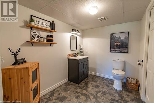 11635 Burnaby Road, Wainfleet, ON - Indoor Photo Showing Bathroom