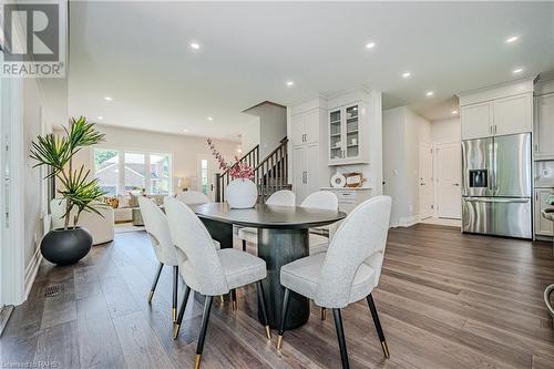 2423 Raymore Drive, Burlington, ON - Indoor Photo Showing Dining Room