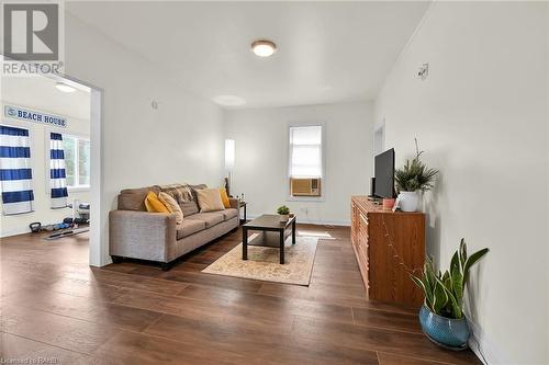 615 Main Street, Port Dover, ON - Indoor Photo Showing Living Room