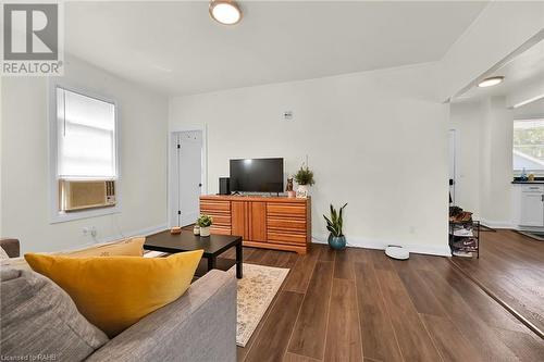 615 Main Street, Port Dover, ON - Indoor Photo Showing Living Room