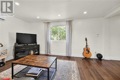 615 Main Street, Port Dover, ON - Indoor Photo Showing Living Room