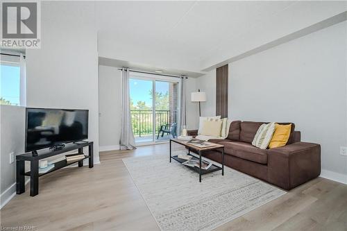 60 Lynnmore Street Unit# 307, Guelph, ON - Indoor Photo Showing Living Room