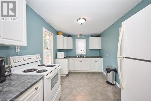 114 Mccain Street, Port Colborne, ON - Indoor Photo Showing Kitchen