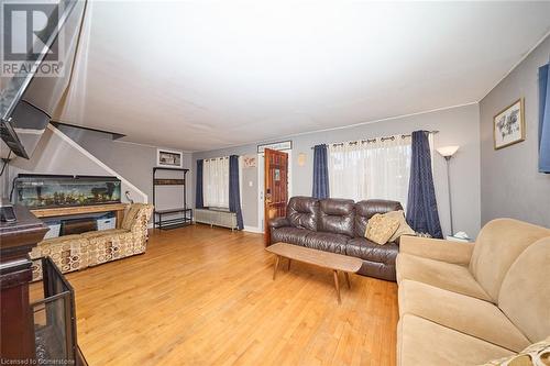 114 Mccain Street, Port Colborne, ON - Indoor Photo Showing Living Room