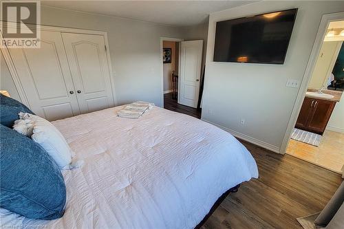 110 Marina Point Crescent, Hamilton, ON - Indoor Photo Showing Bedroom