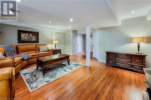 110 Marina Point Crescent, Hamilton, ON - Indoor Photo Showing Living Room