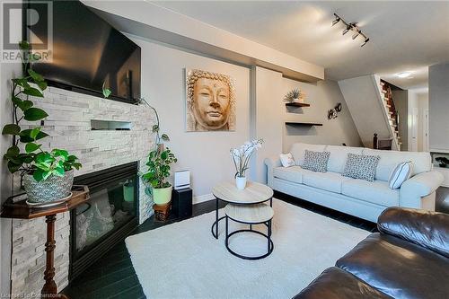 110 Marina Point Crescent, Hamilton, ON - Indoor Photo Showing Living Room With Fireplace