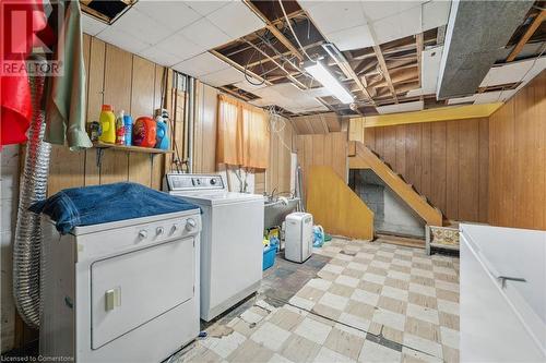 4 Edinburgh Drive, St. Catharines, ON - Indoor Photo Showing Laundry Room