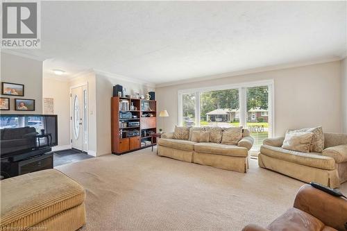 4 Edinburgh Drive, St. Catharines, ON - Indoor Photo Showing Living Room