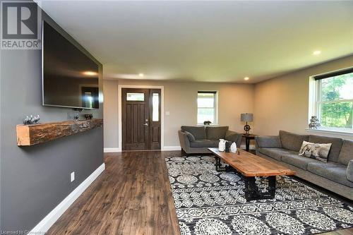 1620 Regional Rd 9 Road, Caledonia, ON - Indoor Photo Showing Living Room