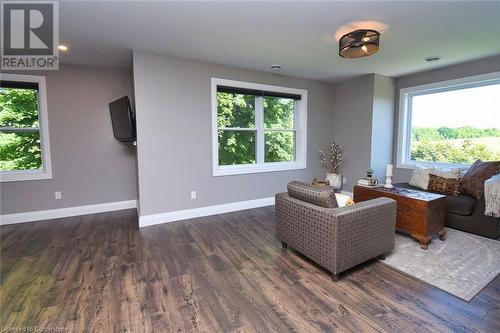 1620 Regional Rd 9 Road, Caledonia, ON - Indoor Photo Showing Living Room