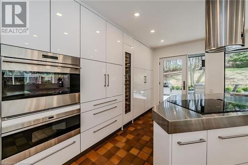 75 Reding Road, Ancaster, ON - Indoor Photo Showing Kitchen