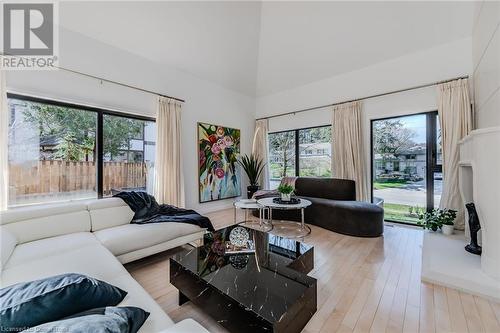 75 Reding Road, Ancaster, ON - Indoor Photo Showing Living Room