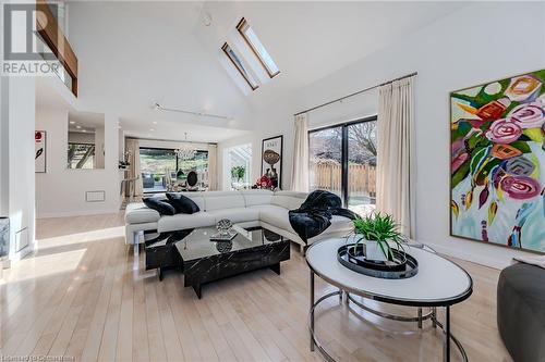 75 Reding Road, Ancaster, ON - Indoor Photo Showing Living Room