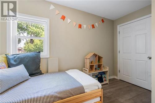 195 Wood Street E, Hamilton, ON - Indoor Photo Showing Bedroom