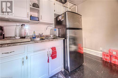 171 Bay Street S, Hamilton, ON - Indoor Photo Showing Kitchen