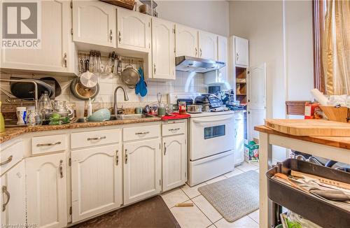 171 Bay Street S, Hamilton, ON - Indoor Photo Showing Kitchen