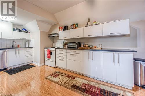 171 Bay Street S, Hamilton, ON - Indoor Photo Showing Kitchen