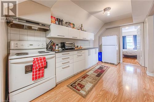 171 Bay Street S, Hamilton, ON - Indoor Photo Showing Kitchen