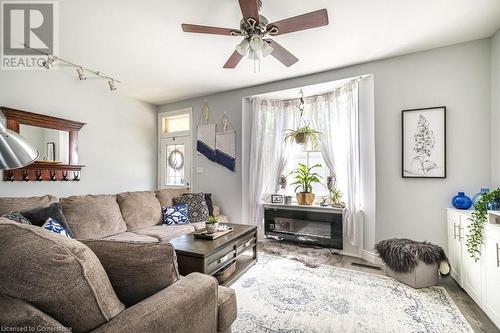 24 Liberty Street, Hamilton, ON - Indoor Photo Showing Living Room