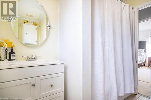 24 Liberty Street, Hamilton, ON - Indoor Photo Showing Bathroom