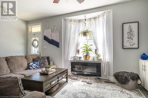 24 Liberty Street, Hamilton, ON - Indoor Photo Showing Living Room