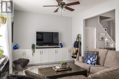 24 Liberty Street, Hamilton, ON - Indoor Photo Showing Living Room